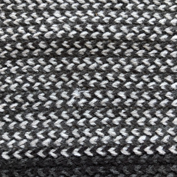 Calvin Klein Men’s Ombré Striped Scarf - Picture 10 of 10